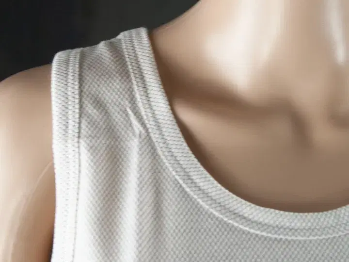 Organic EMF Shielding Vest For Women image 3